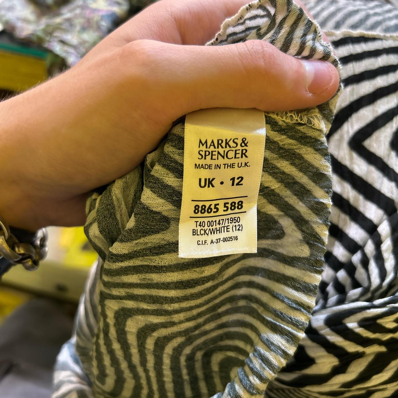 Y2K Tank Top Illusion Pattern