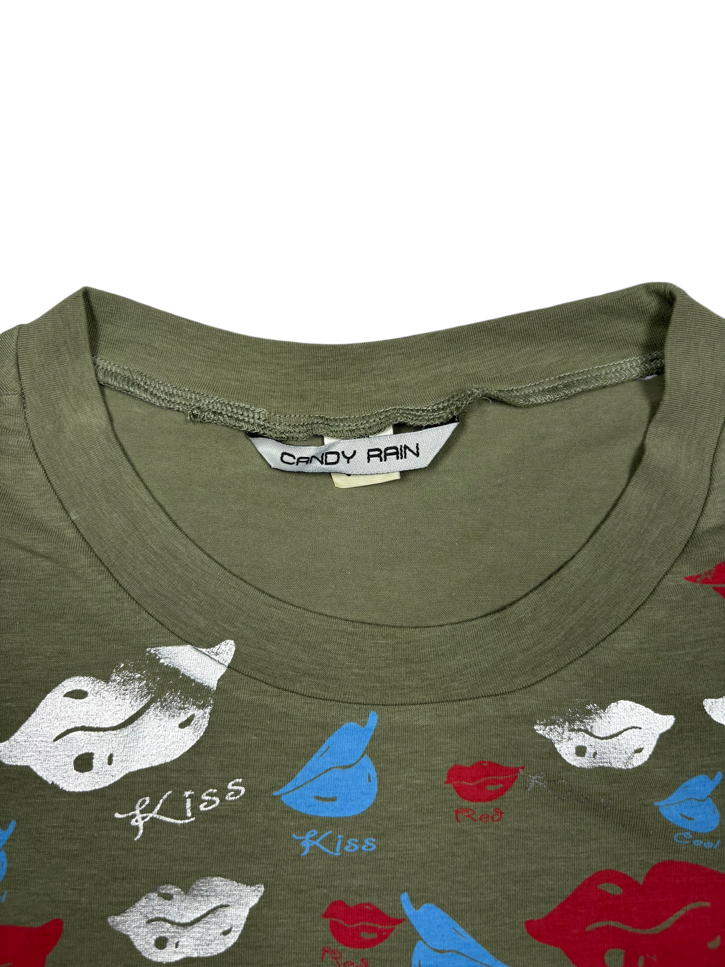 Y2K Kiss Graphic Tee